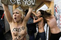 Давос: FEMEN переплюнул Януковича