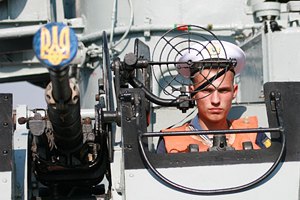 Украинские моряки отказались сдаваться и выполняют присягу