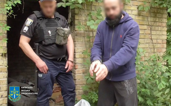 ​У Києві до довічного ув'язнення засудили іноземця, якого затримали за вбивство, а він зізнався ще в 10 