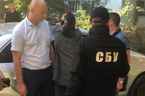 Голову управління Одеської митниці затримали під час отримання $3 тис. хабара