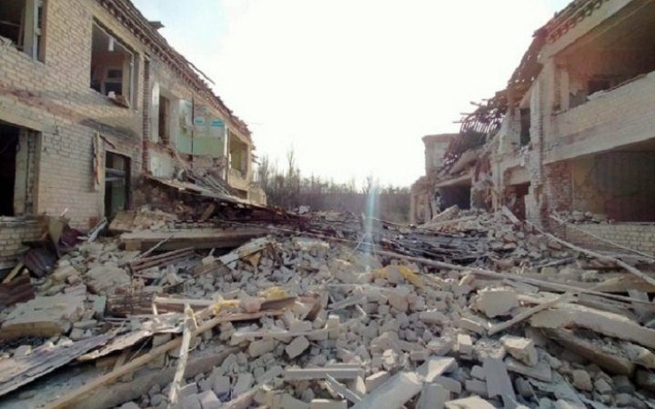 Російська ракета вщент знищила дитсадок “Мир” у Торецьку на Донеччині