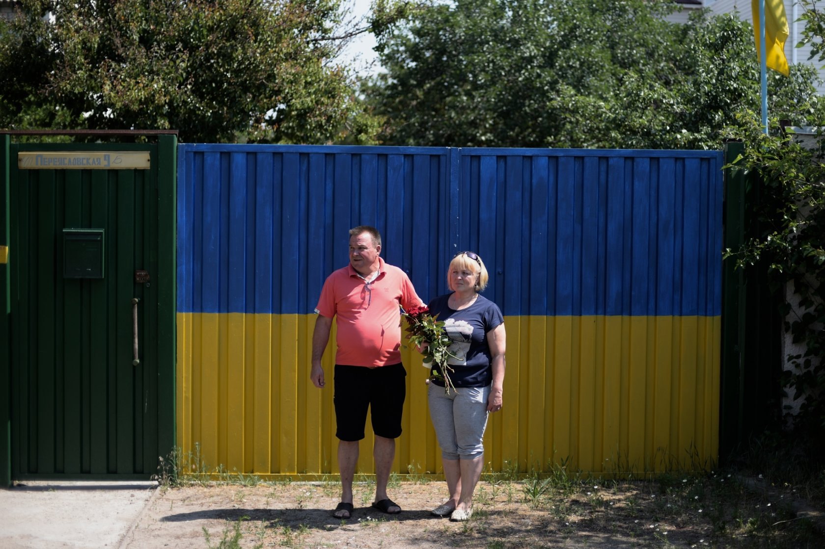 Біля будинку Харченків. Червень 2017, м.Бортничі