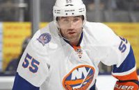В матче НХЛ хоккеист украинского происхождения получил болезненный удар коньком по лицу и в спешке покинул лед