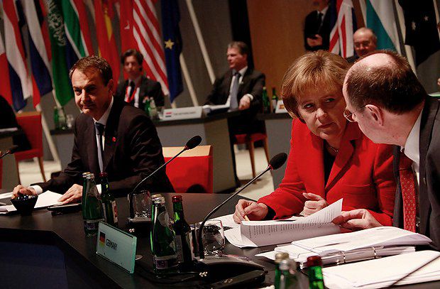 Ангела Меркель во время саммита в Лондоне в 2009-м