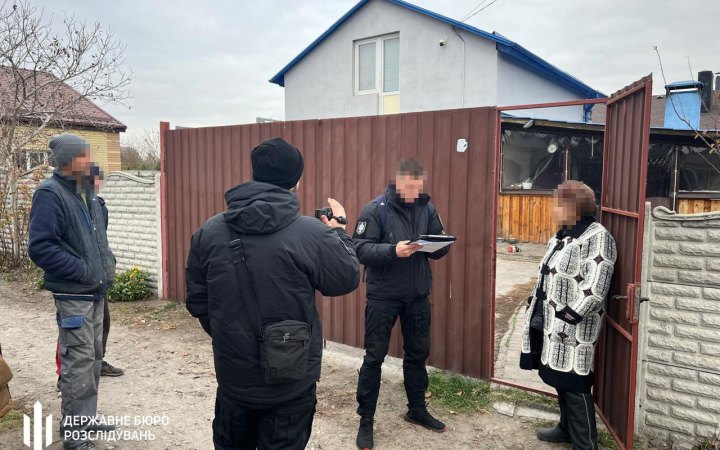 На Дніпропетровщині викрили командира військової частини, який змушував підлеглих зводити будинки своїм родичам