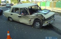 В Киеве Ford c двумя маленькими детьми протаранил "копейку"