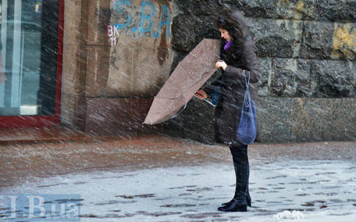 Завтра в Україні вдень від 3° морозу до 7° тепла