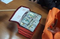 Полиция задержала депутата в Сумской области с 380 тыс. долларов наличными