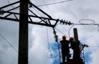 Из-за непогоды 85 населенных пунктов в Украине остались без электроснабжения