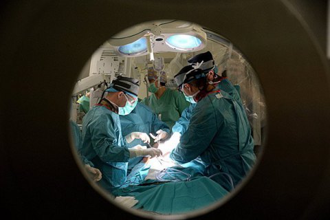 Украинские нейрохирурги провели уникальную операцию на мозге, - СМИ