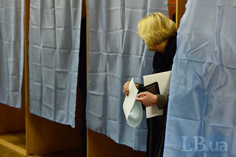 В Украине закрылись избирательные участки на местных выборах