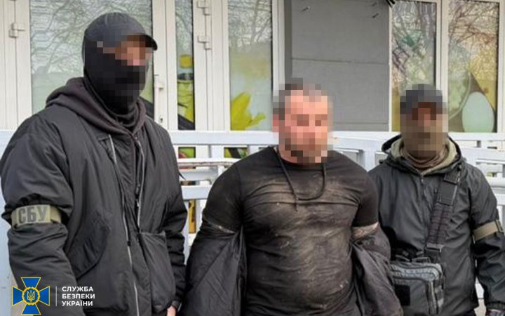 Затримали чоловіка, якого підозрюють у підготовці замаху на високопосадовця ВМС ЗСУ 