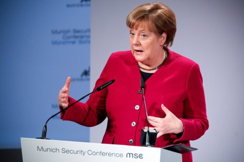 Меркель: я на боці Порошенка, але "Північний потік-2" теж важливий