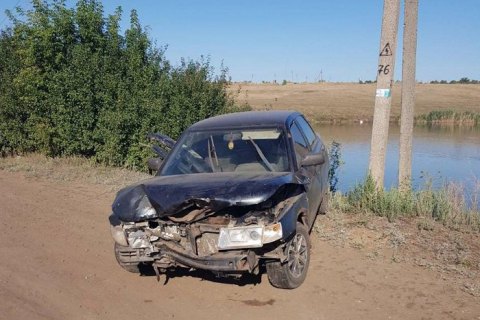 На Харьковщине несовершеннолетний угнал автомобиль и влетел на нем в столб