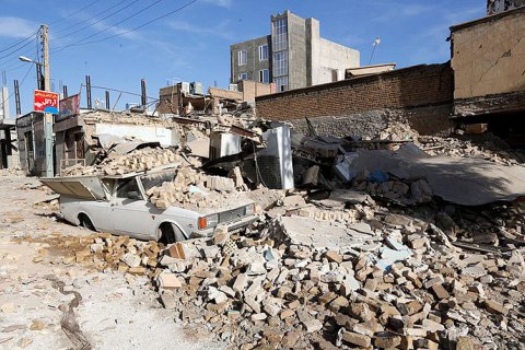 Власти Ирана оценили ущерб от землетрясения в $450 млн