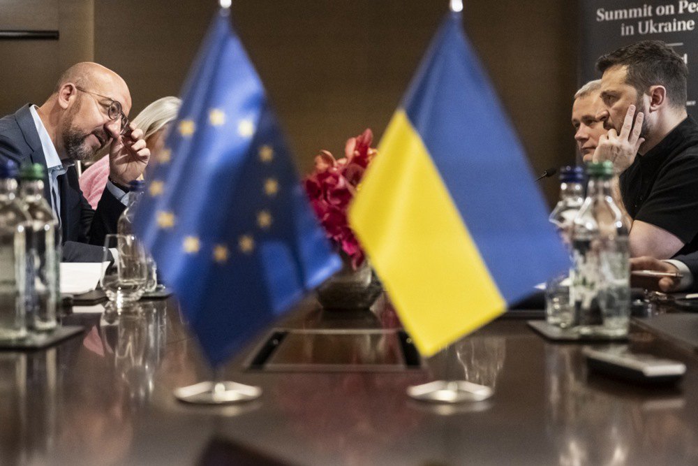 Двостороння зустріч президента України Володимира Зеленського і президента Європейської Ради Шарля Мішеля під час Саміту миру, 16 червня 2024 року.