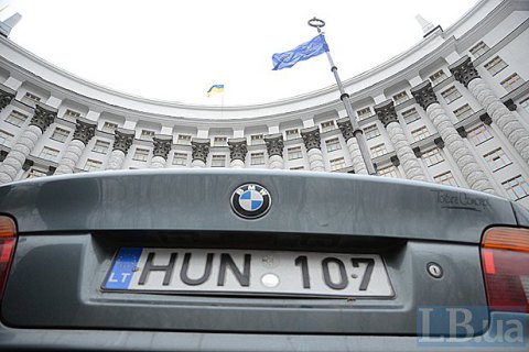 Литовская таможня проверяет законность ввоза в Украину автомобилей на еврономерах 