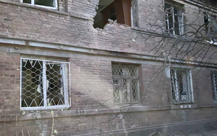 Окупанти били по Дніпропетровській області "градами": поранено двох людей, понівечено дитсадок, ліцеї і будинки