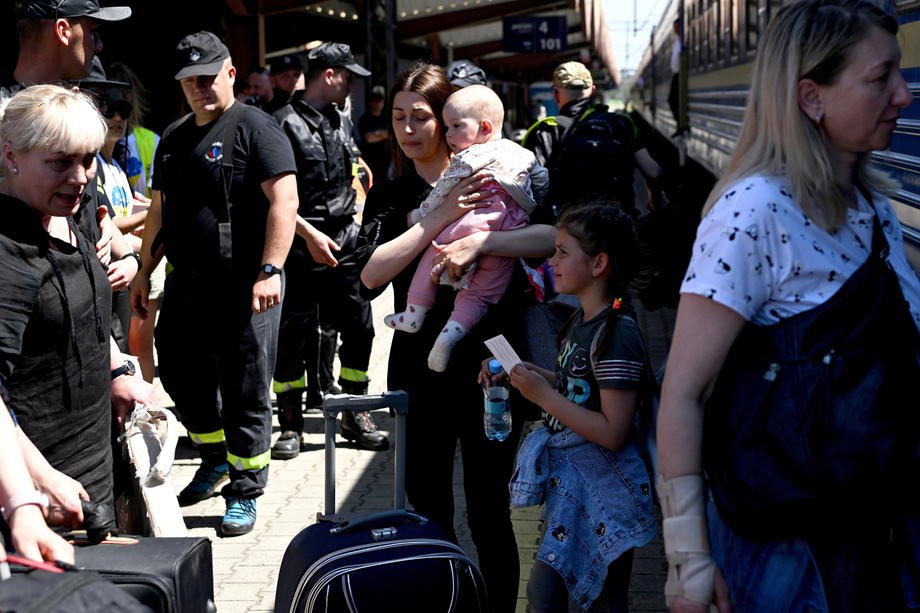 Біженці з Одеси на вокзалі Перемишля, 12 травня 2022.