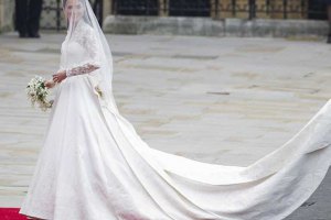 Полторы истории про травму: свадебное платье Кейт Миддлтон