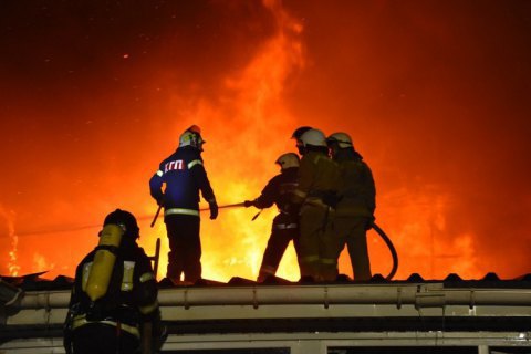 Два человека погибли в результате пожара в пятиэтажке на Киевщине 