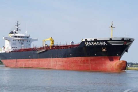 Пятеро украинцев с задержанного в Египте танкера в понедельник вернутся в Одессу