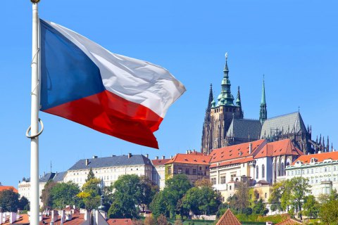 Чехия высылает двоих российских дипломатов из-за ложного сообщения о подготовке массового отравления рицином 