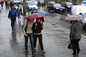 Завтра в Києві дощитиме