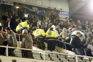 Болельщики «Расинга» напали на президента клуба
