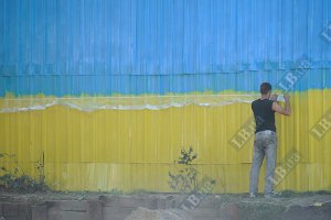 Київ пофарбує всі мости в кольори національного прапора
