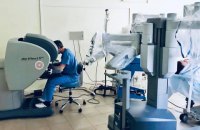 У львівській лікарні робот-хірург Da Vinci успішно прооперував свого першого пацієнта 