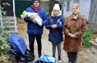 Правоохоронці евакуювали на Херсонщині дві сім’ї з дітьми
