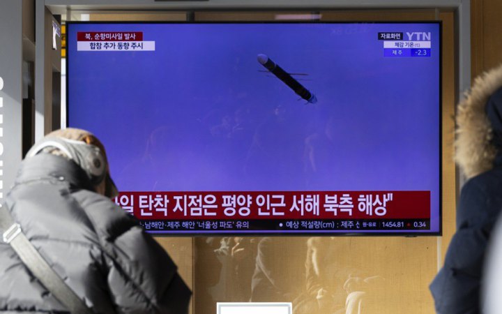 Північна Корея випустила крилаті ракети біля свого західного узбережжя