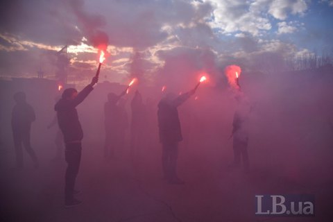 В Херсоне активисты движения "Кто убил Катерину Гандзюк?" провели акцию протеста под домом Рыщука