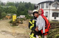 На Львівщині через потужні зливи затопило 100 житлових будинків, готелі, магазини і пошкоджено 5 мостів