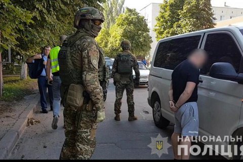 На Миколаївщині викрили банду, учасники якої тоннами крали газ із вагонів-цистерн потягів