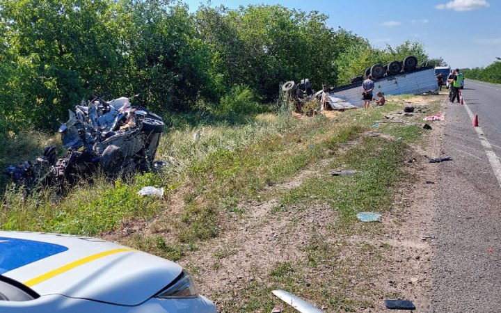 На Одещині зіткнулися вантажівка і позашляховик, четверо загиблих