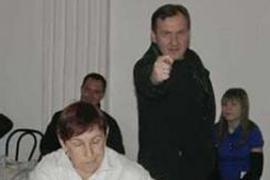 В Харькове наблюдатель от ПР показал избирателям фигу