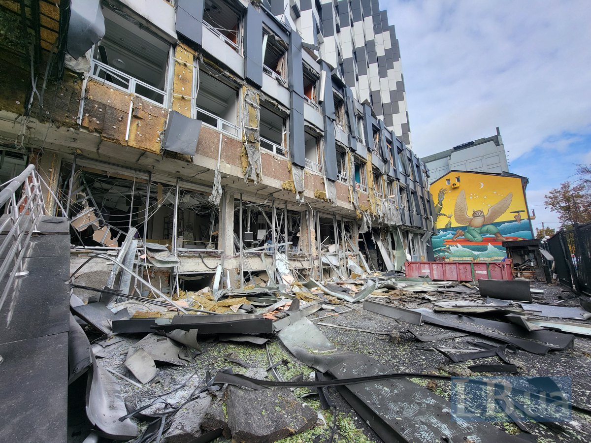 Наслідки влучання в Подільському районі Києва, 23 жовтня, 2025 року.