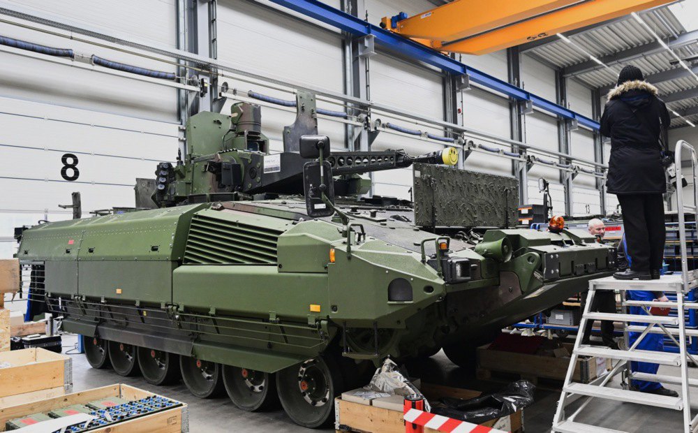 Производственная линия, где <i>Rheinmetall</i> планирует производить артиллерию с 2025 года, Унтерлюс, Германия, 12 февраля 2024 г.