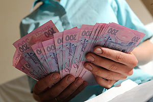 Днепропетровские предприятия попались на выплате зарплат «в конвертах»
