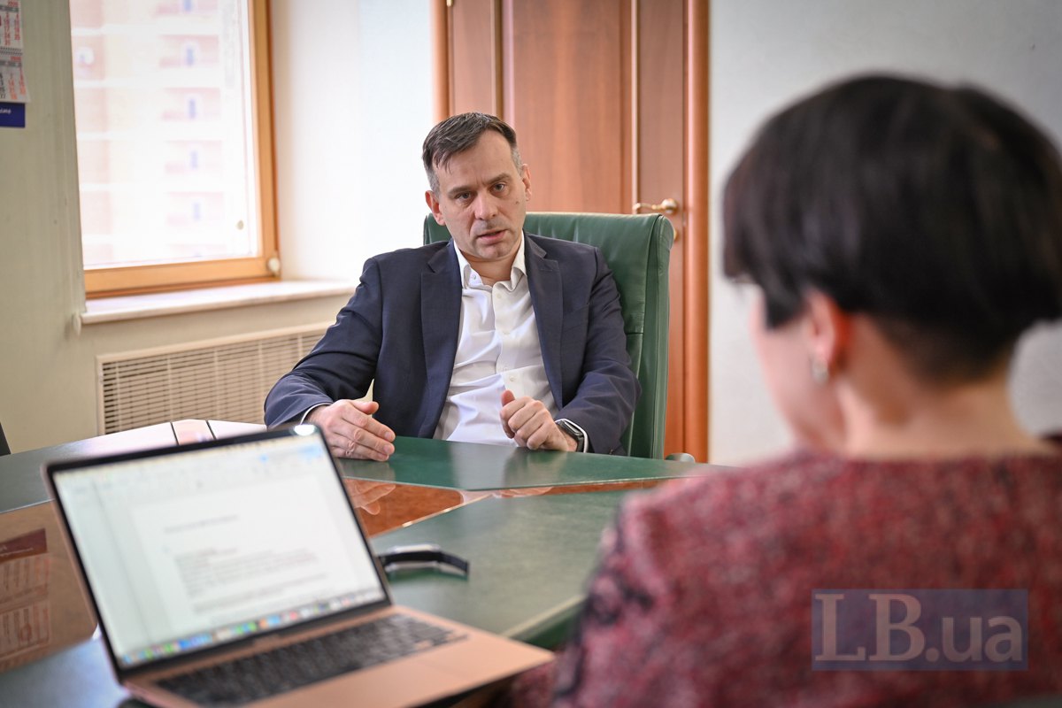 Голова ЦВК Олег Діденко і шеф-редакторка LB.ua Cоня Кошкіна