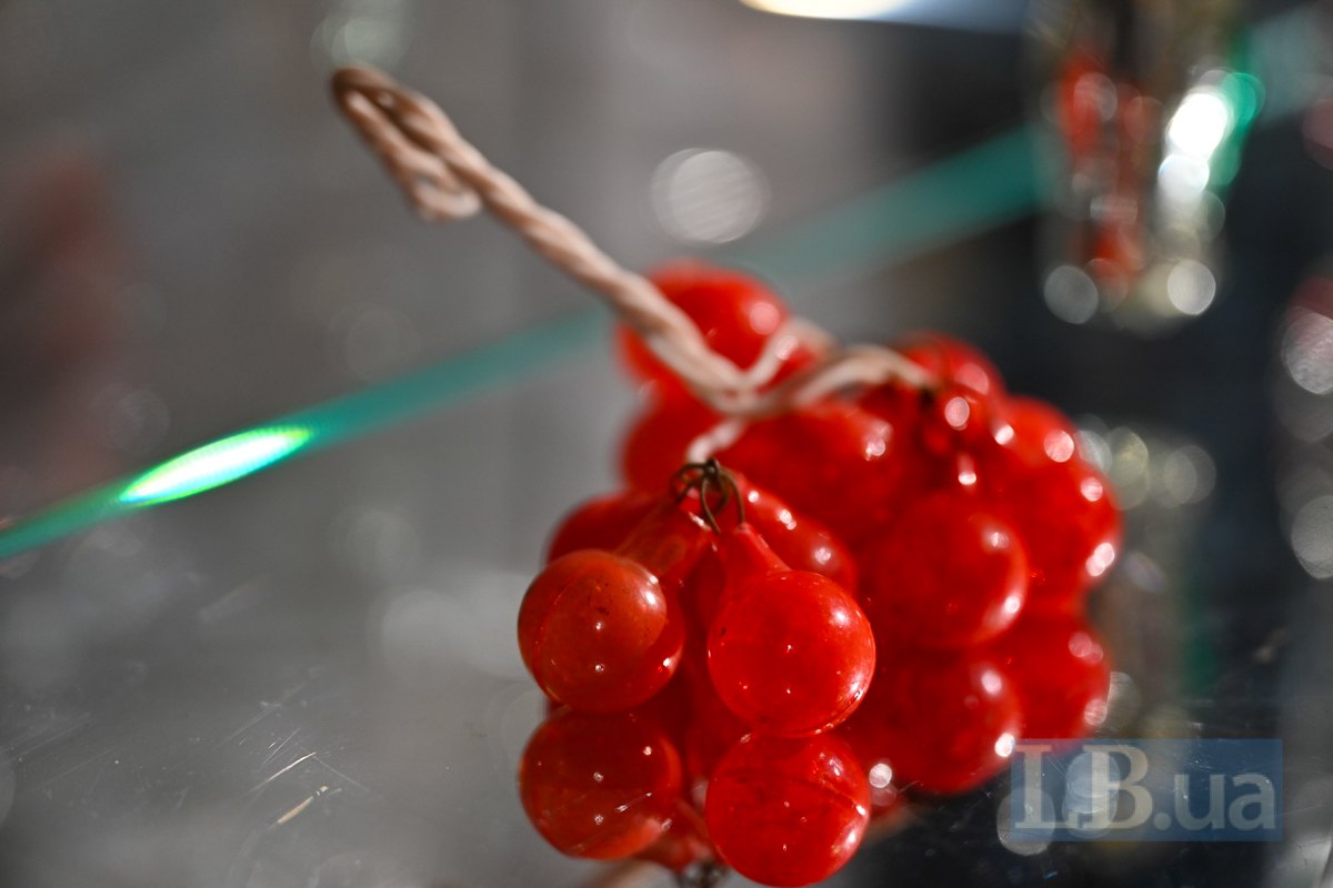 Перша післявоєнна продукція - багато казкових овочів і оранжевої фарби