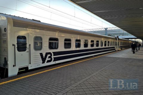 Несколько пассажирских поездов опаздывают из-за кражи кабелей под Киевом, - "УЗ"
