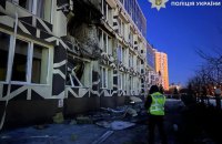 Головне за ніч та ранок понеділка, 5 січня: майже 230 боєзіткнень, удар по медзакладу в Києві, знеструмлення Славутича