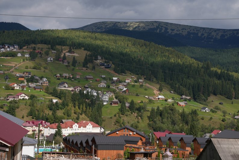 Село Поляниця