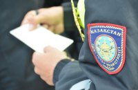 В столице Казахстана пьяный полицейский врезался в забор резиденции президента