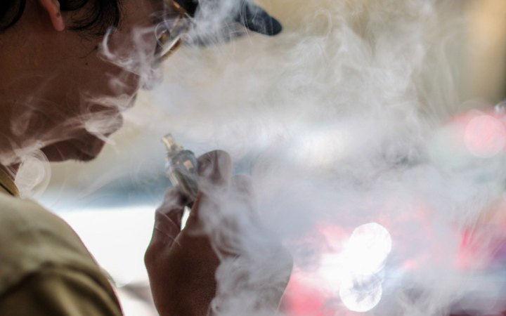 В Україні зменшилось вживання алкоголю серед молоді, проте зросла наркозалежність — звіт ЦГЗ