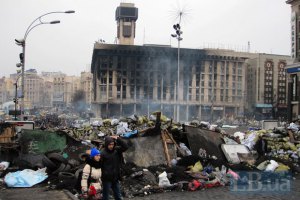 У суботу на Майдані почнуть розбирати барикади