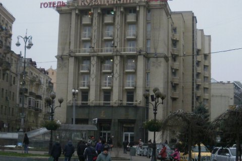 Поліція взяла під охорону готель "Козацький", в якому на обсервації перебувають громадяни, які  прилетіли з Катару